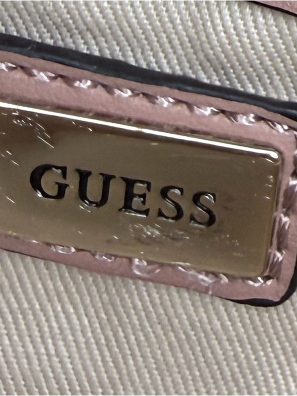 Guess Quilted soft leather purse with a keychain , light dusty Rose color - Picture 5 of 9